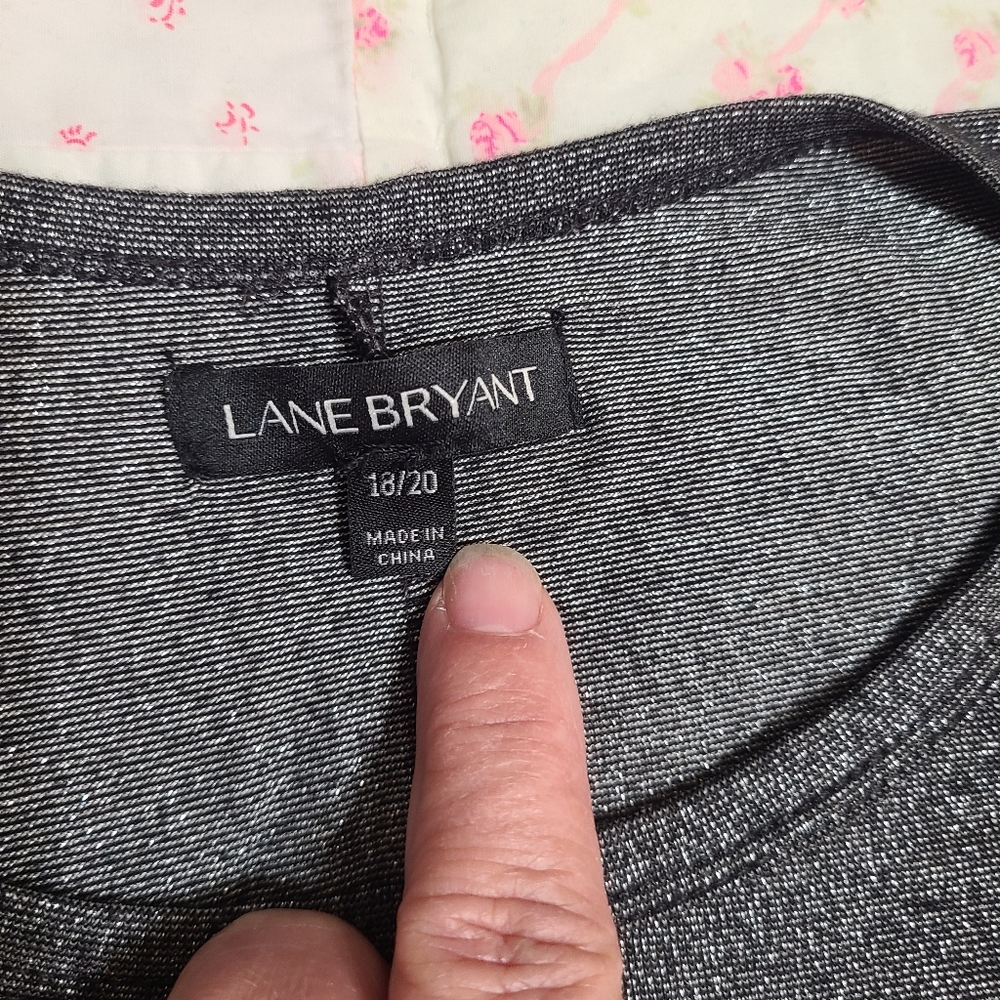 Top - silver thread accent - Picture 2 of 4